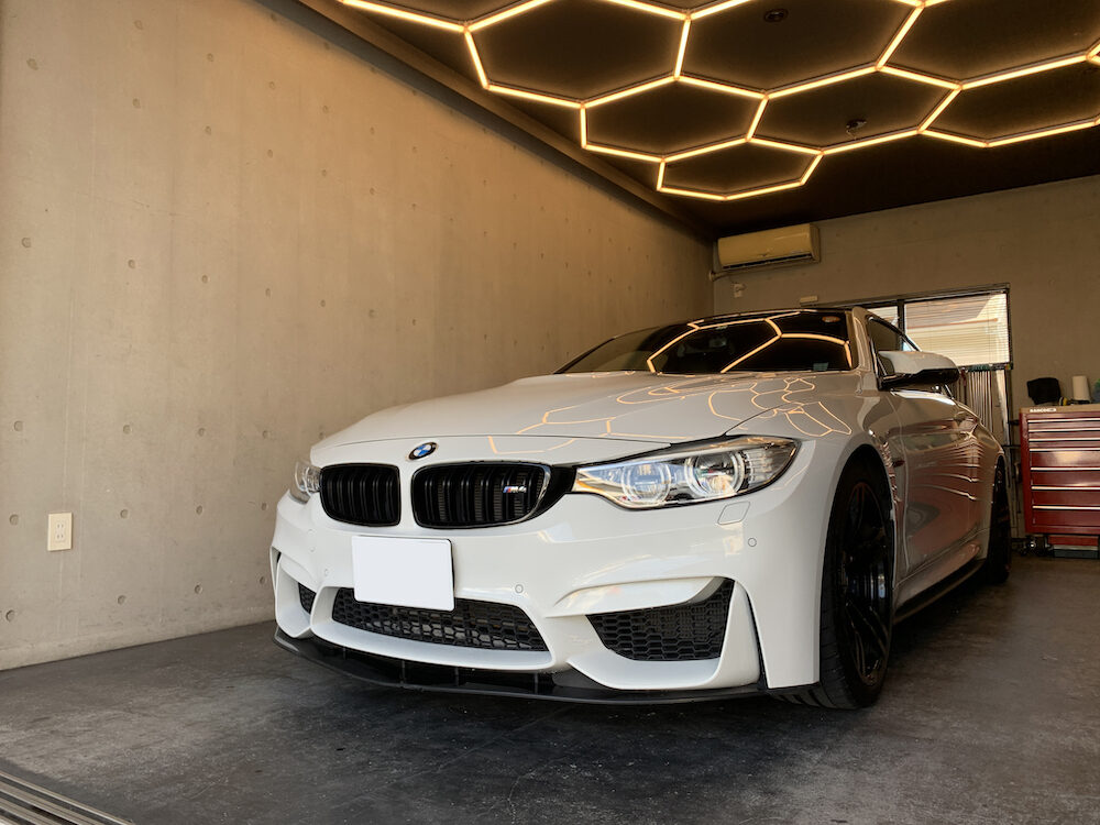 BMW M4 のドアは・・・